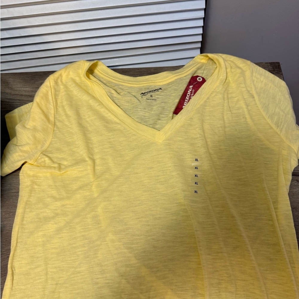 Arizona Jean Co. Soft Yellow V-Neck T-Shirt